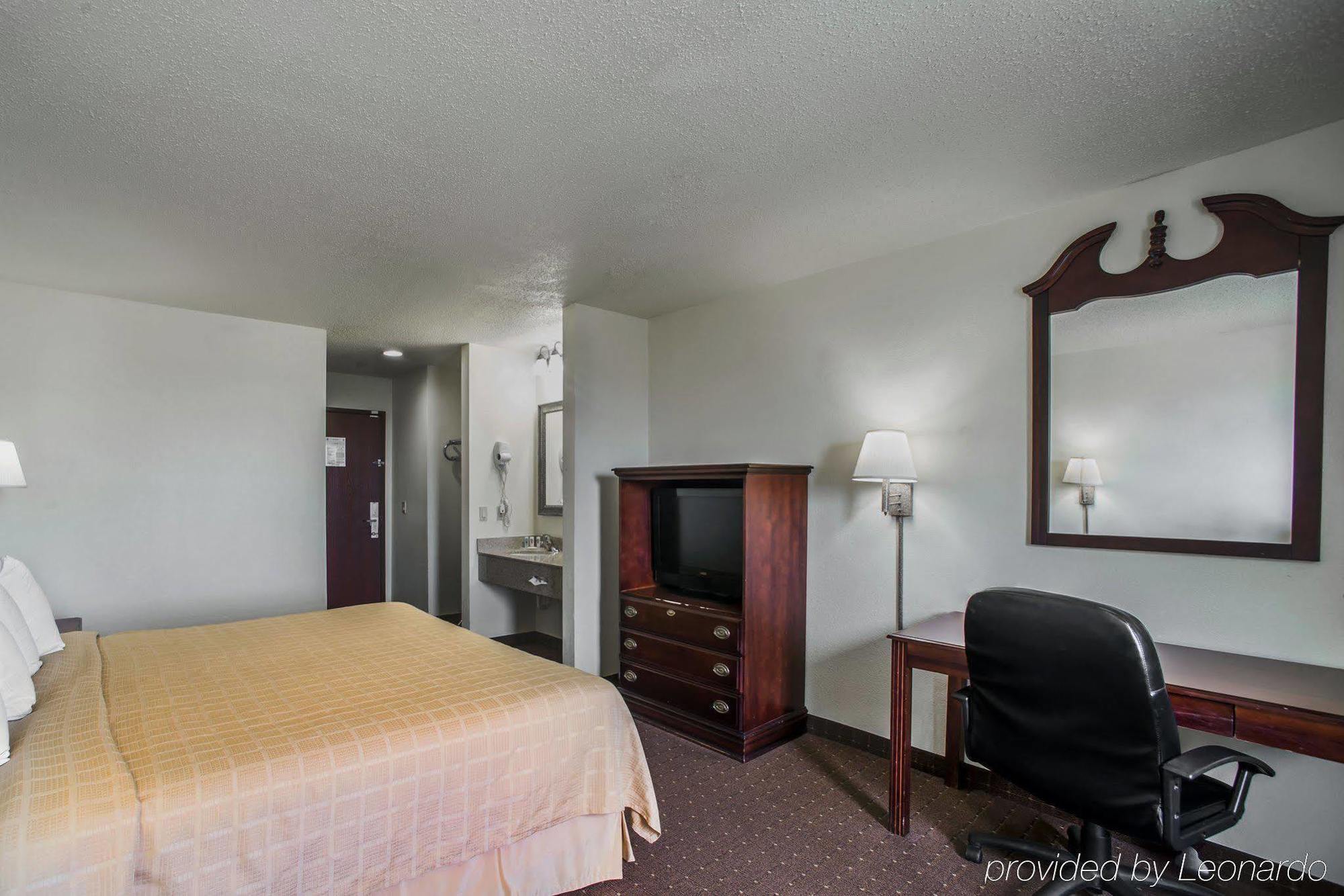 Hotel Super 8 By Wyndham Harrisburg Exterior foto